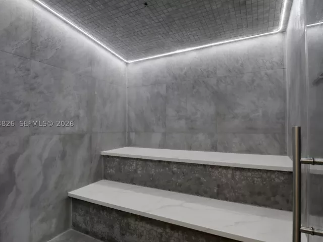 3-bedroom condo for sale in Aventura - 3029 NE 188th St 904 - MondialRealty
