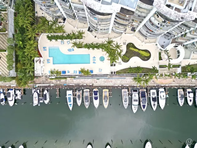 3-bedroom condo for sale in Aventura - 3029 NE 188th St 904 - MondialRealty