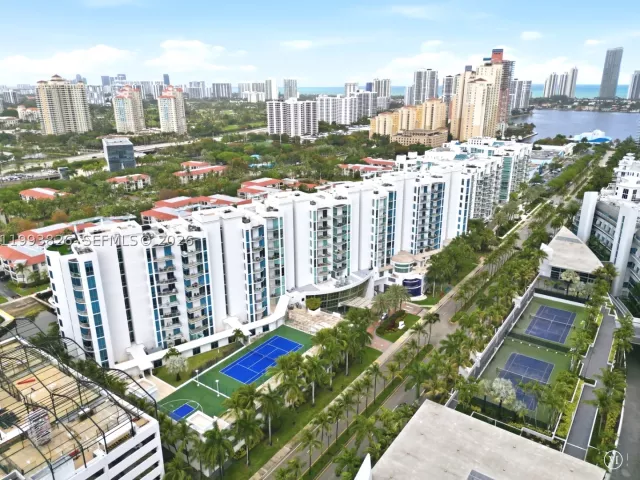 3-bedroom condo for sale in Aventura - 3029 NE 188th St 904 - MondialRealty