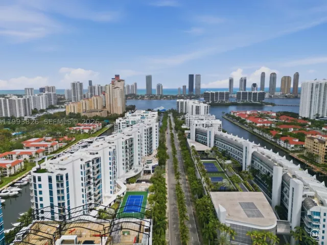 3-bedroom condo for sale in Aventura - 3029 NE 188th St 904 - MondialRealty