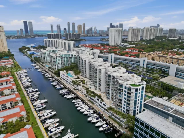 3-bedroom condo for sale in Aventura - 3029 NE 188th St 904 - MondialRealty