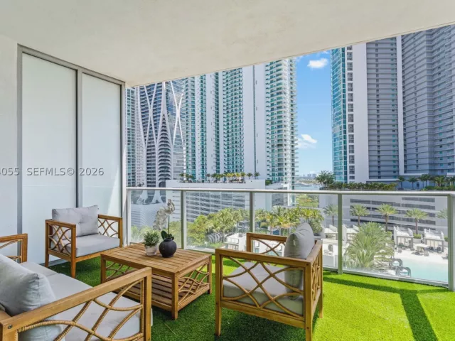 1-bedroom condo for sale in Miami - 851 NE 1st Ave 1205 - MondialRealty