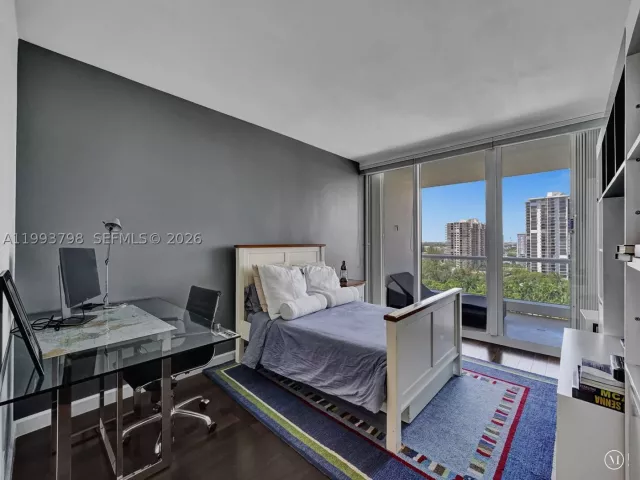 4-bedroom condo for sale in Aventura - 7000 Island Blvd 1207 - MondialRealty
