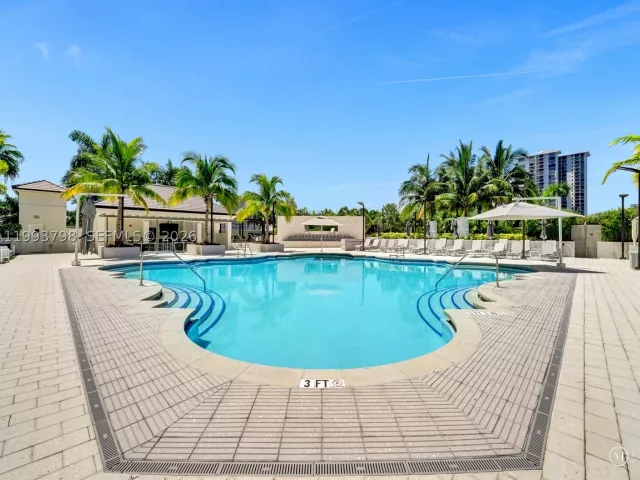 4-bedroom condo for sale in Aventura - 7000 Island Blvd 1207 - MondialRealty