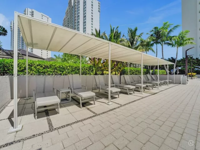 4-bedroom condo for sale in Aventura - 7000 Island Blvd 1207 - MondialRealty
