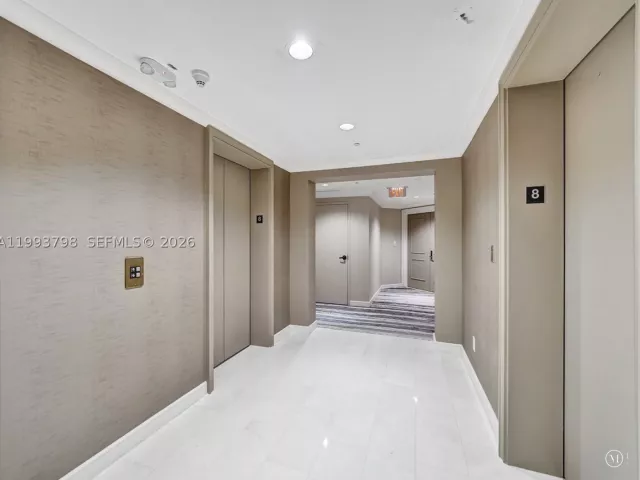 4-bedroom condo for sale in Aventura - 7000 Island Blvd 1207 - MondialRealty