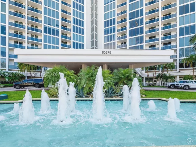 1-bedroom condo for rent in Bal Harbour - 10275 Collins Ave 1107 - MondialRealty