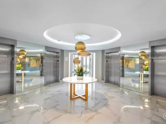1-bedroom condo for rent in Bal Harbour - 10275 Collins Ave 1107 - MondialRealty