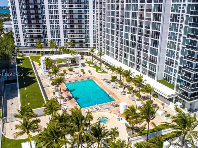 1-bedroom condo for rent in Bal Harbour - 10275 Collins Ave 1107 - MondialRealty