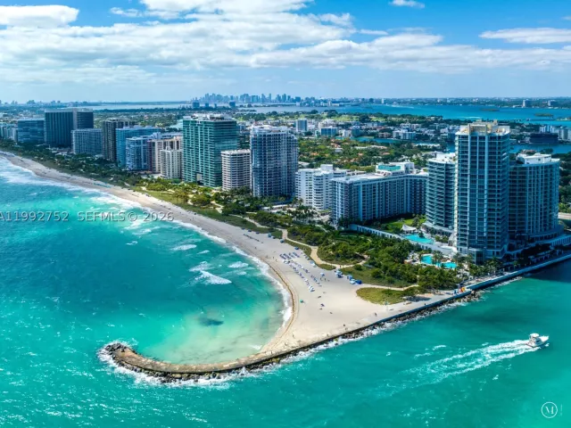 1-bedroom condo for rent in Bal Harbour - 10275 Collins Ave 1107 - MondialRealty