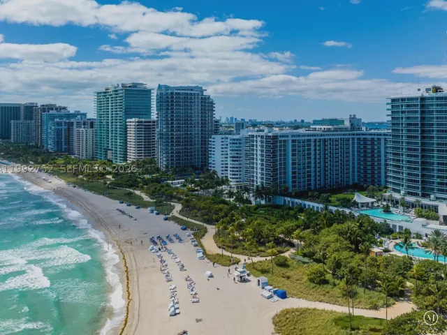 1-bedroom condo for rent in Bal Harbour - 10275 Collins Ave 1107 - MondialRealty
