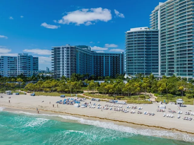 1-bedroom condo for rent in Bal Harbour - 10275 Collins Ave 1107 - MondialRealty