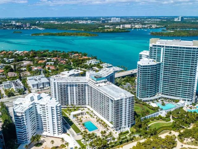 1-bedroom condo for rent in Bal Harbour - 10275 Collins Ave 1107 - MondialRealty