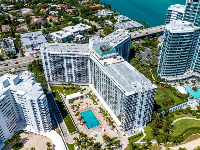 1-bedroom condo for rent in Bal Harbour - 10275 Collins Ave 1107 - MondialRealty