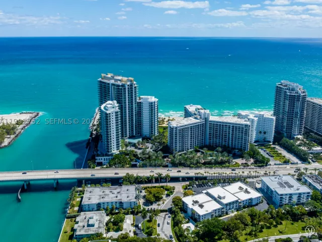 1-bedroom condo for rent in Bal Harbour - 10275 Collins Ave 1107 - MondialRealty