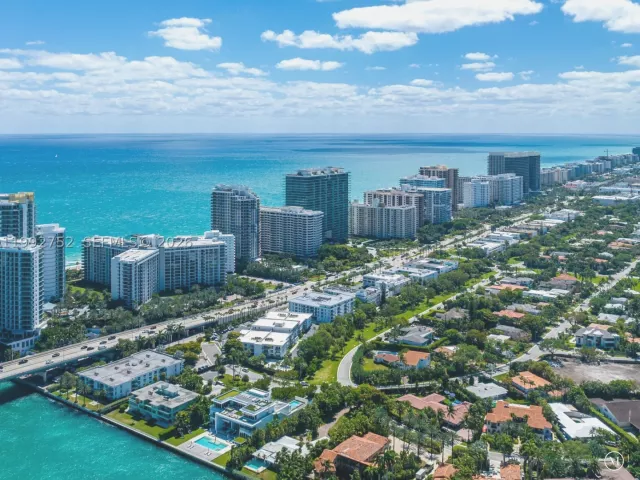 1-bedroom condo for rent in Bal Harbour - 10275 Collins Ave 1107 - MondialRealty
