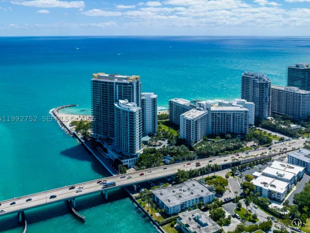 1-bedroom condo for rent in Bal Harbour - 10275 Collins Ave 1107 - MondialRealty