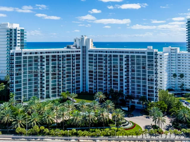 1-bedroom condo for rent in Bal Harbour - 10275 Collins Ave 1107 - MondialRealty