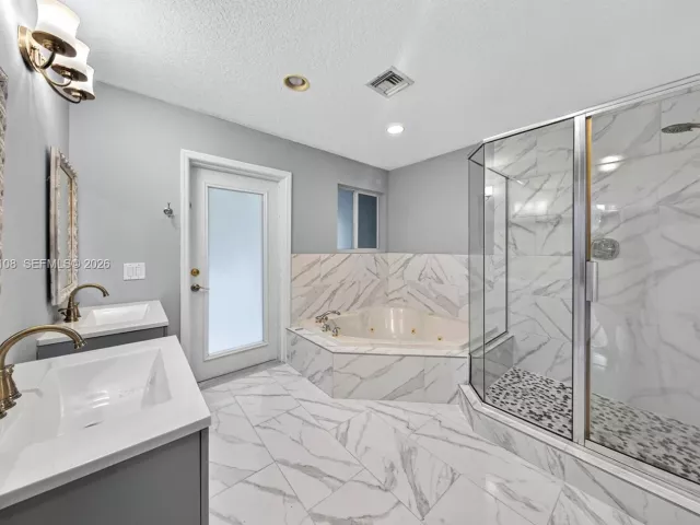 4-bedroom home for sale in Fort Lauderdale - 2801 Coral Shores Dr - MondialRealty