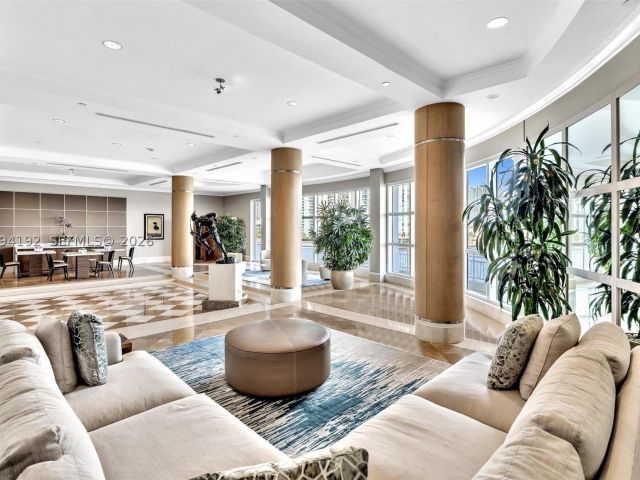 2-bedroom condo for sale in Miami - 848 Brickell Key Dr 2702 - MondialRealty