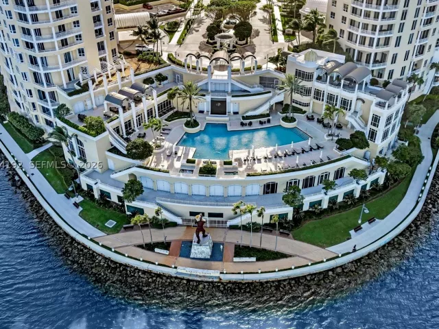 2-bedroom condo for sale in Miami - 848 Brickell Key Dr 2702 - MondialRealty