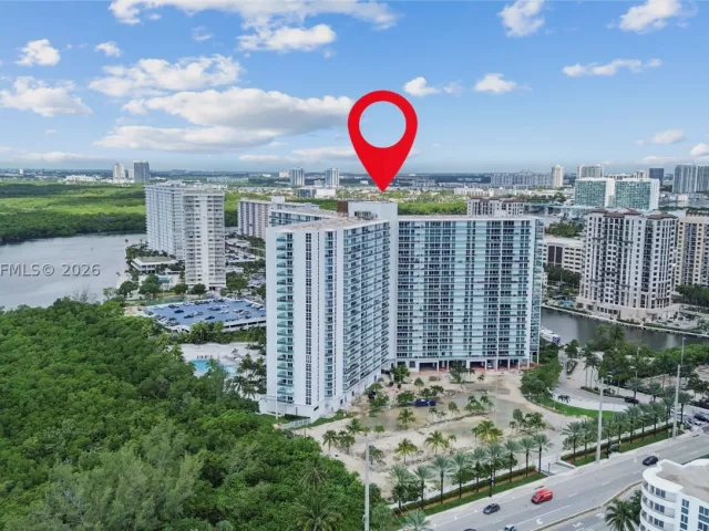 2-bedroom condo for sale in Sunny Isles Beach - 100 Bayview Dr 507 - MondialRealty