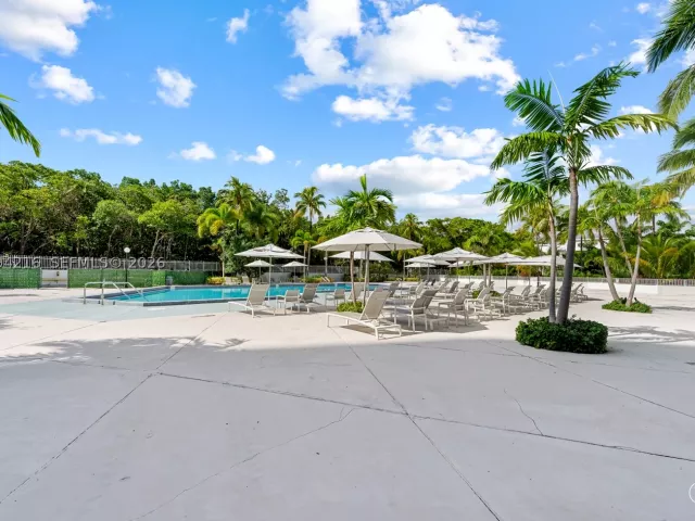 2-bedroom condo for sale in Sunny Isles Beach - 100 Bayview Dr 507 - MondialRealty