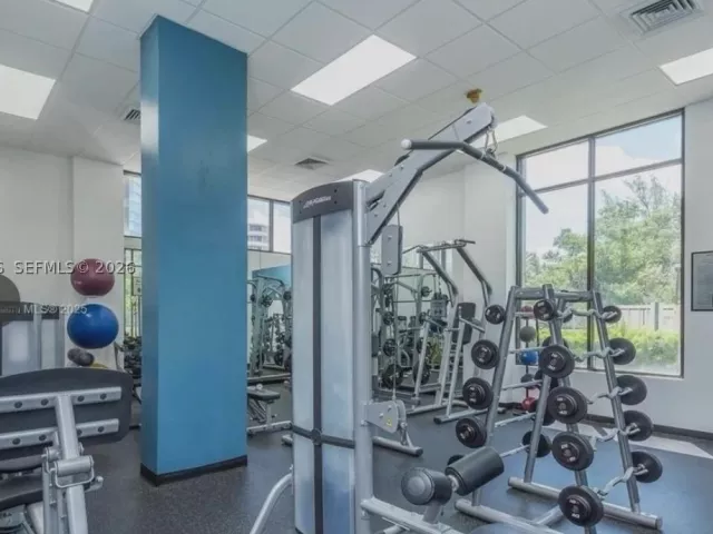 2-bedroom condo for sale in Sunny Isles Beach - 100 Bayview Dr 507 - MondialRealty