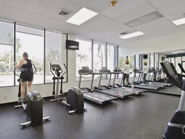 2-bedroom condo for sale in Sunny Isles Beach - 100 Bayview Dr 507 - MondialRealty