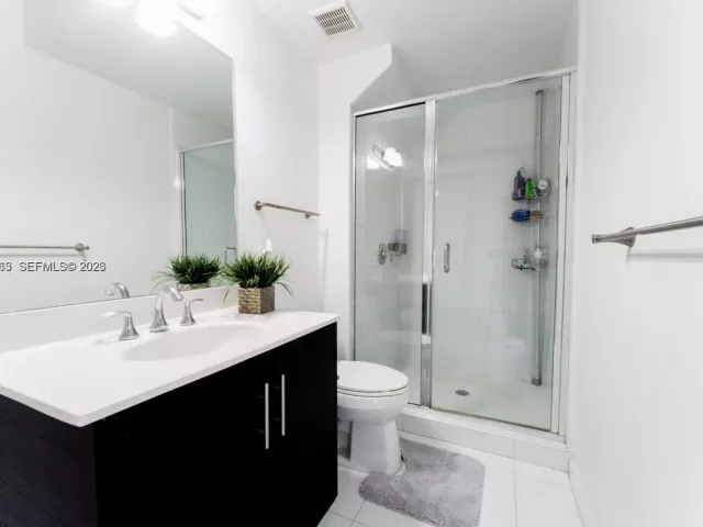 4-bedroom home for rent in Doral - 10560 NW 69 TER 10560 - MondialRealty