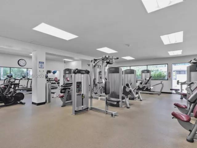 3-bedroom condo for sale in Key Biscayne - 151 Crandon Blvd 345 - MondialRealty