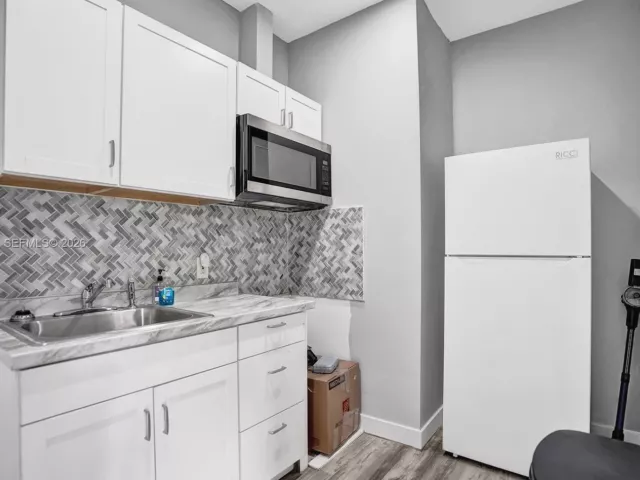 3-bedroom home for sale in Miami - 1001 NW 148th St - MondialRealty