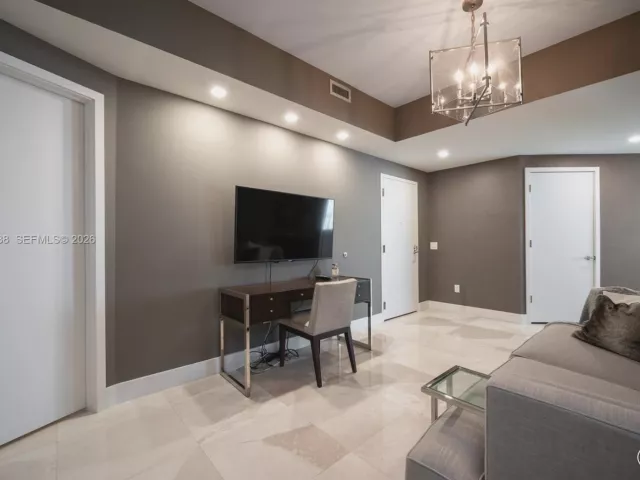 3-bedroom condo for sale in Miami -  - MondialRealty