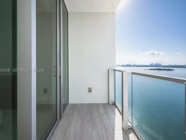 3-bedroom condo for sale in Miami -  - MondialRealty