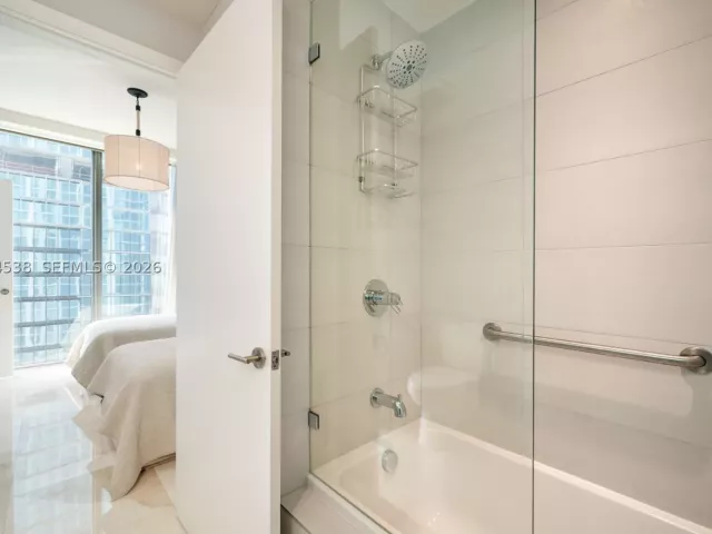3-bedroom condo for sale in Miami -  - MondialRealty