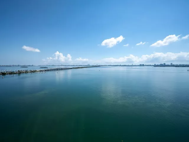 3-bedroom condo for sale in Miami -  - MondialRealty