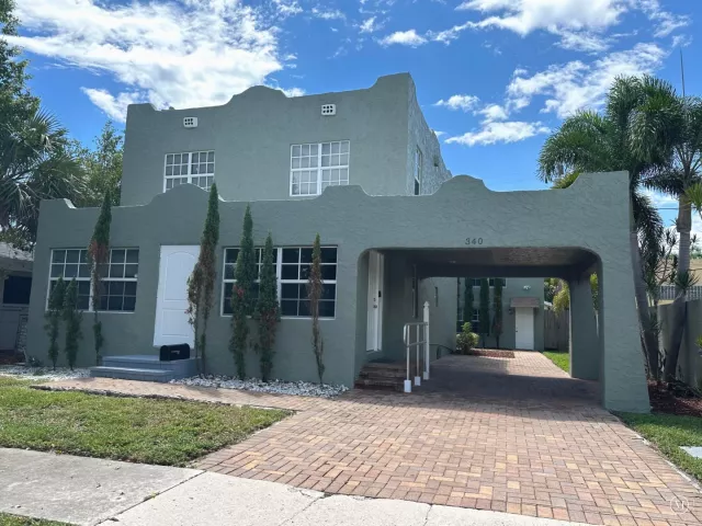 3-bedroom home for rent in West Palm Beach - 340 Walton Boulevard - MondialRealty
