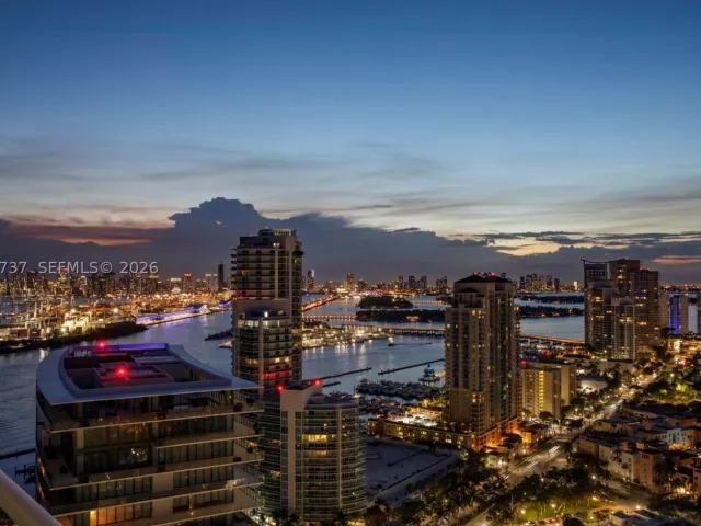 4-bedroom condo for sale in Miami Beach - 300 S Pointe Dr 3405 - MondialRealty