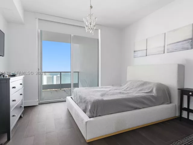 2-bedroom condo for rent in Miami - 900 Biscayne Blvd 4308 - MondialRealty