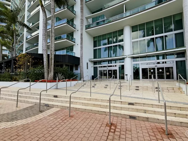 2-bedroom condo for rent in Miami - 900 Biscayne Blvd 4308 - MondialRealty