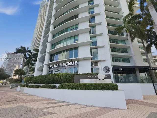 2-bedroom condo for rent in Miami - 900 Biscayne Blvd 4308 - MondialRealty