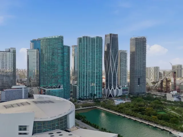 2-bedroom condo for rent in Miami - 900 Biscayne Blvd 4308 - MondialRealty