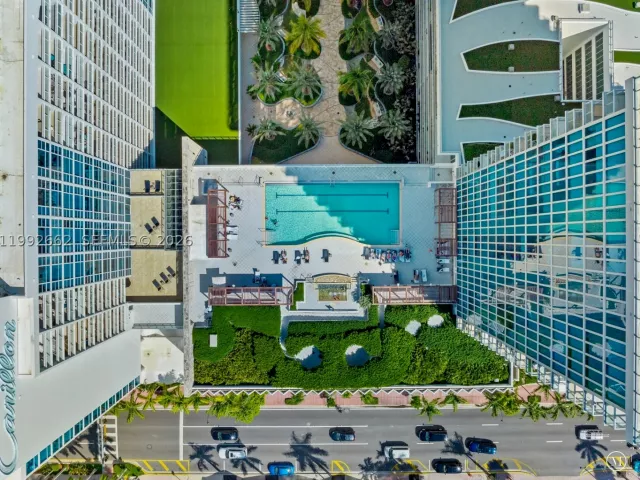 1-bedroom condo for sale in Miami Beach - 6801 Collins Ave 1414 - MondialRealty