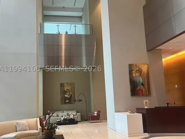 2-bedroom condo for sale in Miami - 300 S Biscayne Blvd T-2012 - MondialRealty