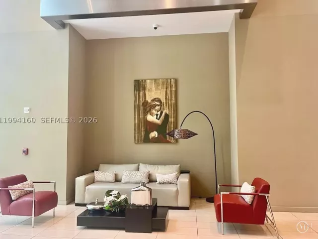 2-bedroom condo for sale in Miami - 300 S Biscayne Blvd T-2012 - MondialRealty