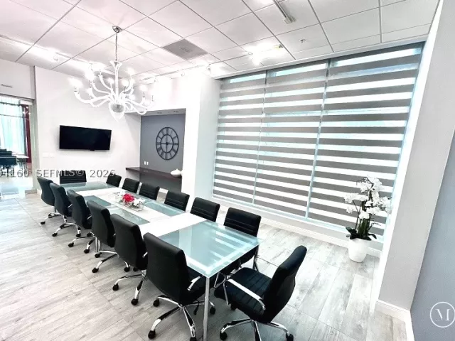 2-bedroom condo for sale in Miami - 300 S Biscayne Blvd T-2012 - MondialRealty