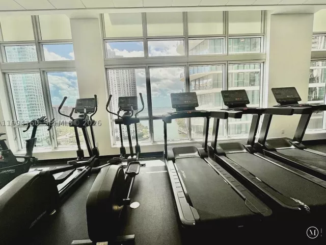 2-bedroom condo for sale in Miami - 300 S Biscayne Blvd T-2012 - MondialRealty