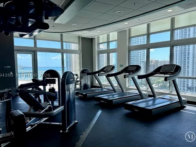 2-bedroom condo for sale in Miami - 300 S Biscayne Blvd T-2012 - MondialRealty