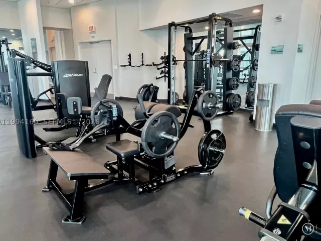 2-bedroom condo for sale in Miami - 300 S Biscayne Blvd T-2012 - MondialRealty