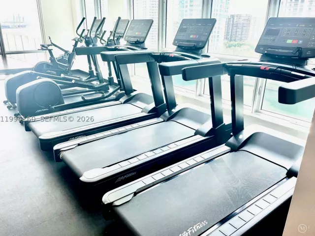2-bedroom condo for sale in Miami - 300 S Biscayne Blvd T-2012 - MondialRealty